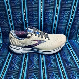 Women's Brooks Ghost 14 White/Running shoes/Mesh/Size 10